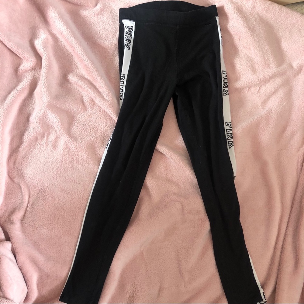 Pink Yoga leggings (medium)
